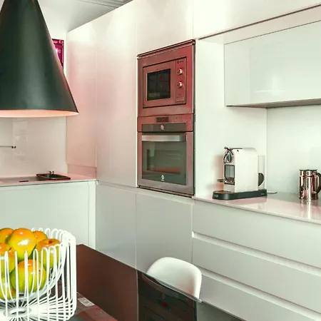 Modern 4 Bedrooms Апартаменты
