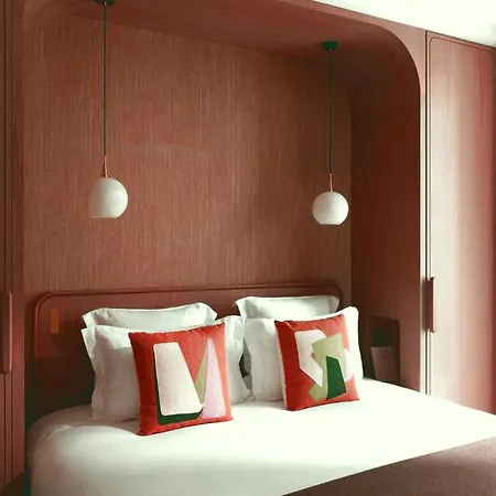 Modern 4 Bedrooms