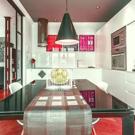 Modern 4 Bedrooms *